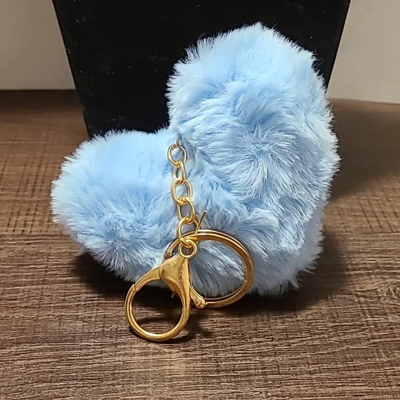 Light Blue Faux Fur Heart Shaped Keychain Plush Soft Accent NEW Ladies Home Auto - Picture 1 of 4